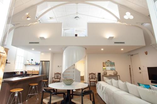 Bondi Junction Apartment | Mezzanine Magic, Bondi Junction