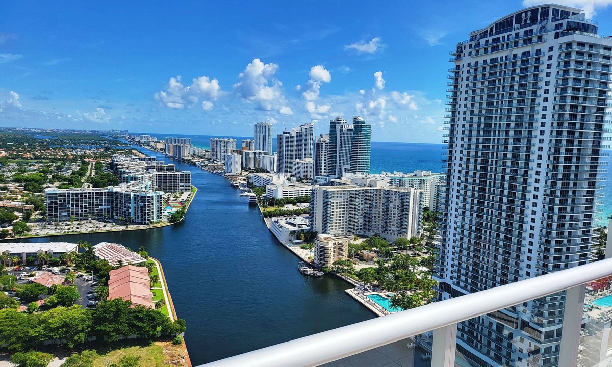 Hallandale Beach Condo | Miami Area Bay Front Condo