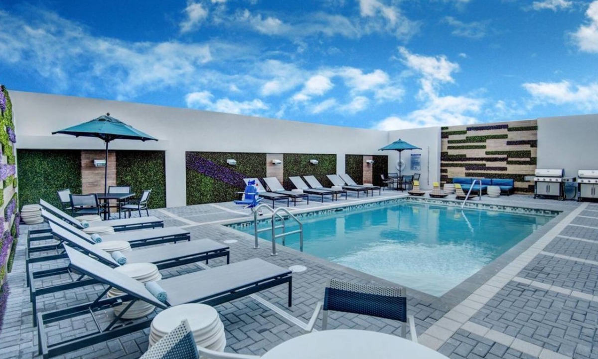 Flagami Apartment | Miami Group Getaway! 3 Elegant Studios, Pool, BBQ