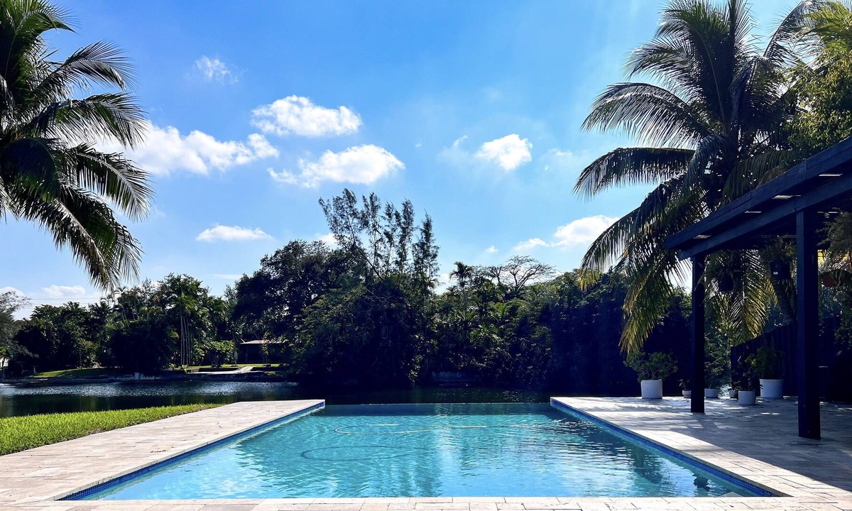 Miami Springs Apartment | Miami Infinity Pool Guest Suite