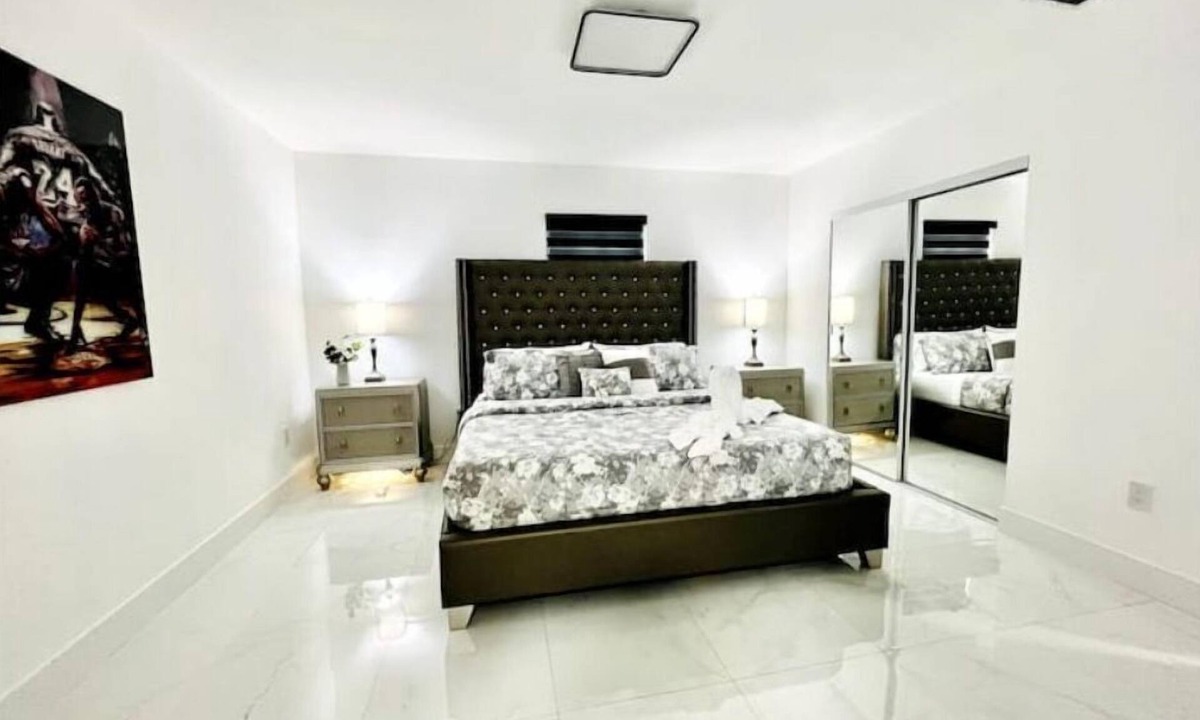 West Little River House | Miami Nights