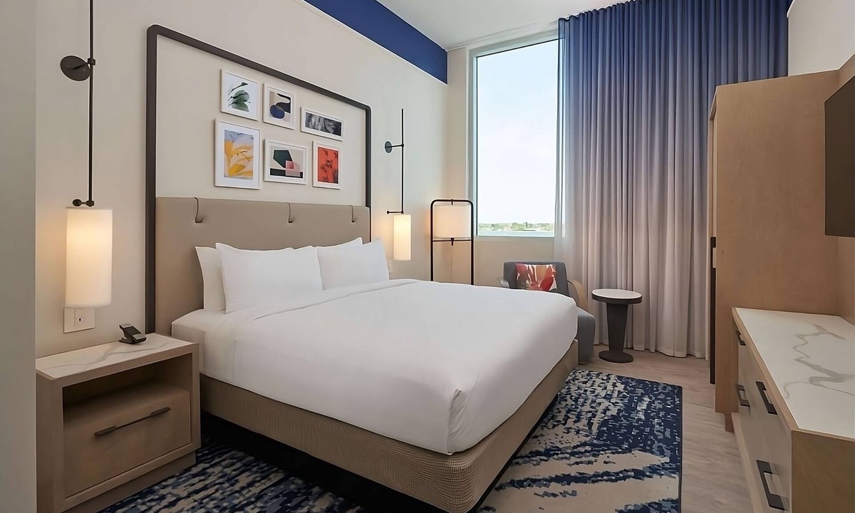 Ojus Hotel | Miami's Hidden Gem! Rooftop Swimming Pool, Pets Allowed!