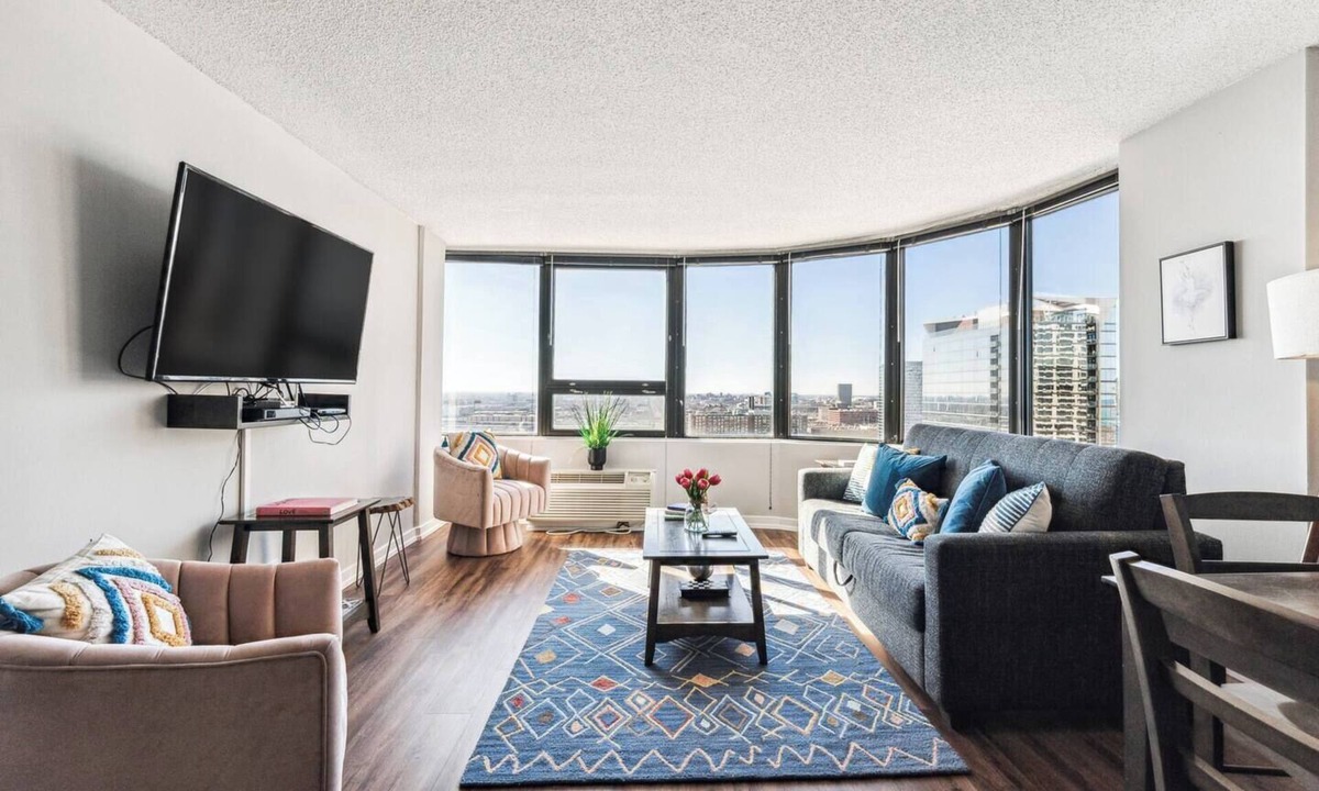 South Loop Apartment | MICH AVE, Downtown, Grant Park 2bd/2ba #23