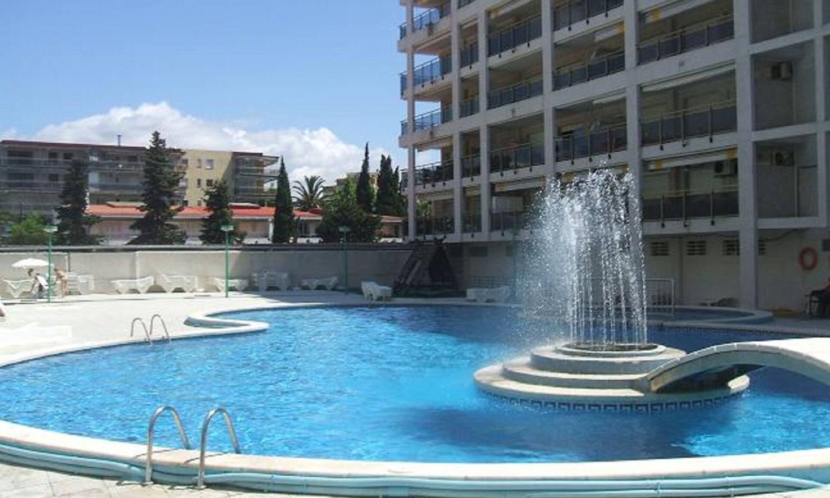 Salou City Centre Apartment | Michelangelo Apartment pools wifi