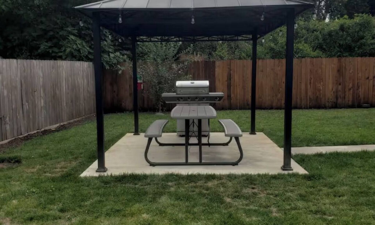 Aloha Apartment | Micro Studio With Outdoor Space Near Nike & Intel