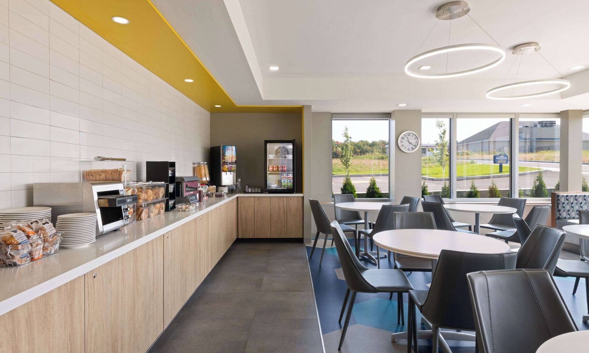 Lachute Hotel | Microtel by Wyndham Lachute