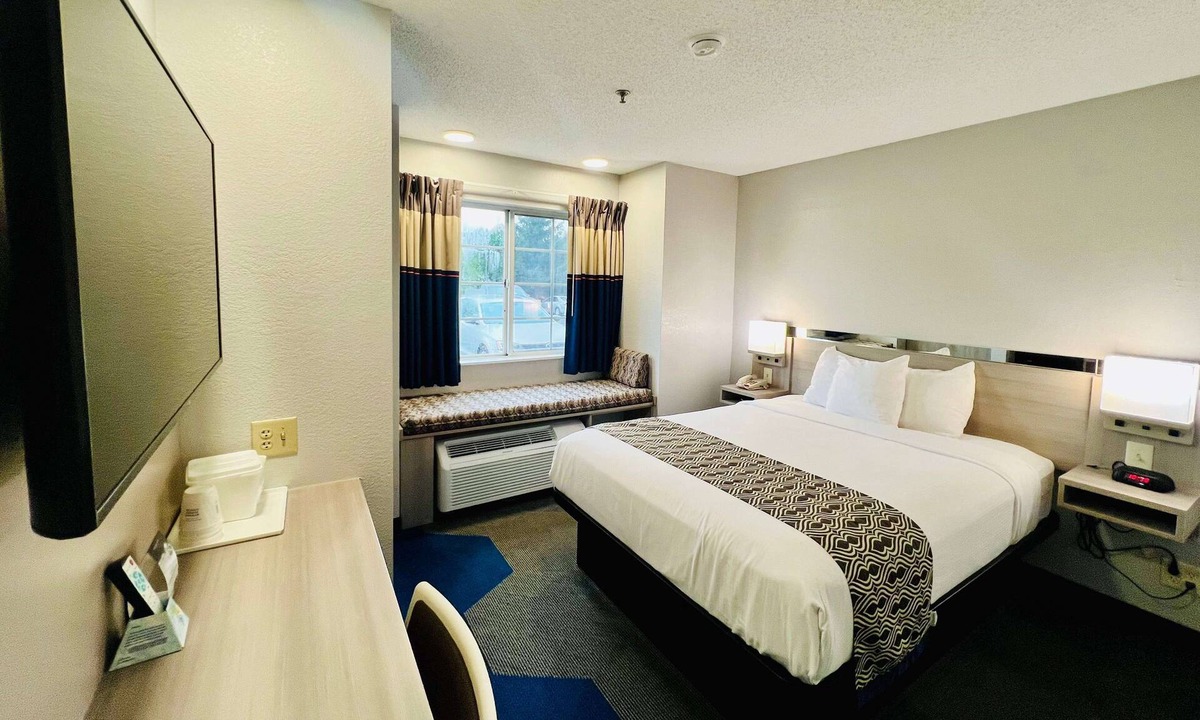 Georgetown Hotel | Microtel Inn by Wyndham Georgetown