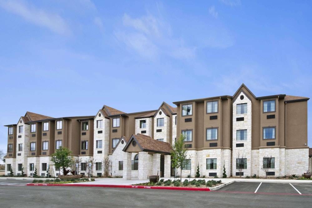 Round Rock Hotel | Microtel Inn & Suites by Wyndham Round Rock