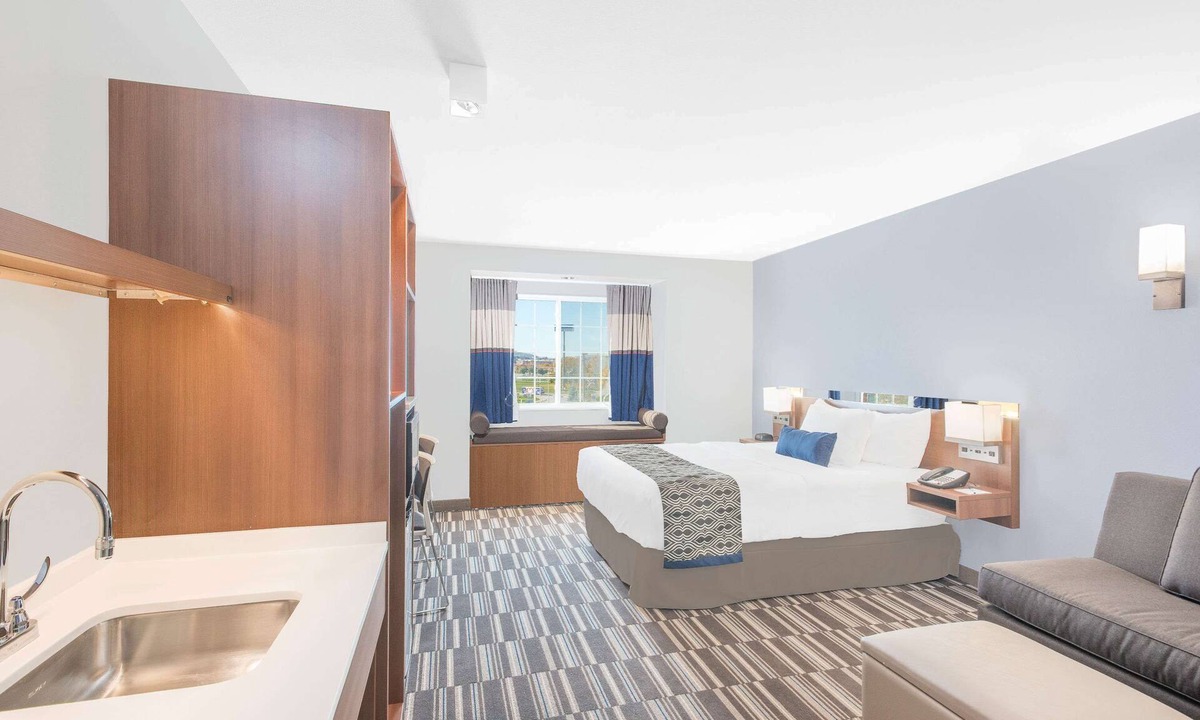 Binghamton Hotel | Microtel Inn & Suites By Wyndham Binghamton