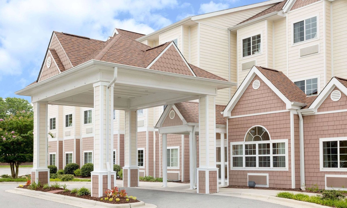 Greenville Hotel | Microtel Inn & Suites by Wyndham Greenville/University Medic