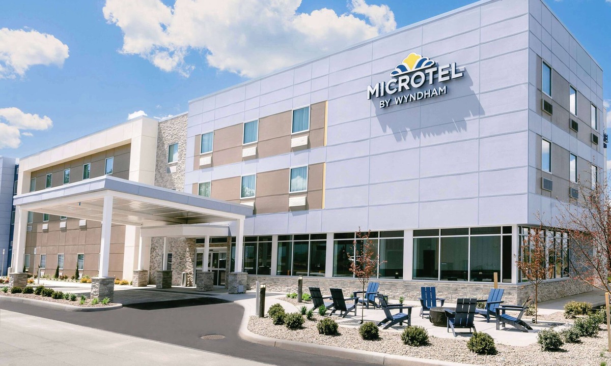 Newark Hotel | Microtel Inn & Suites by Wyndham Newark NY