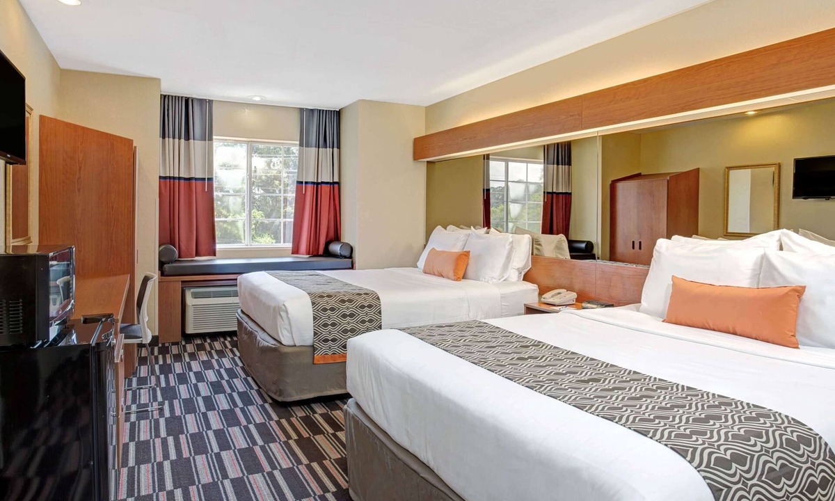 Bushnell Hotel | Microtel Inn & Suites by Wyndham Bushnell