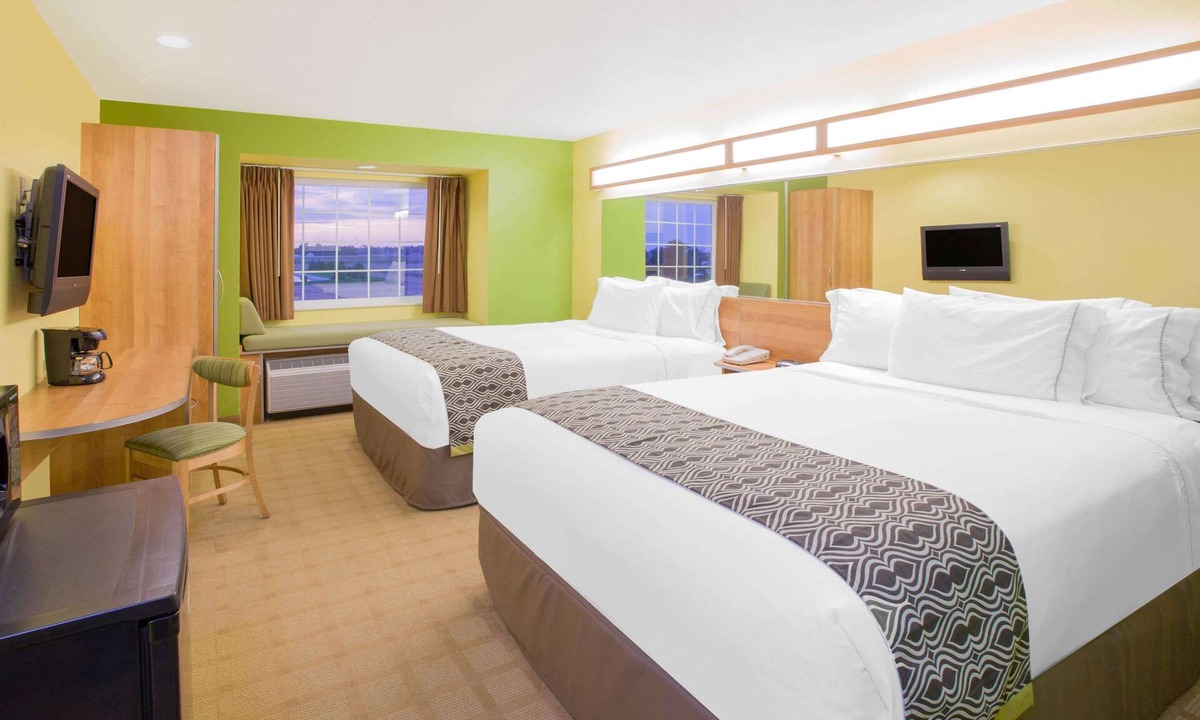 Delphos Hotel | Microtel Inn & Suites by Wyndham Delphos