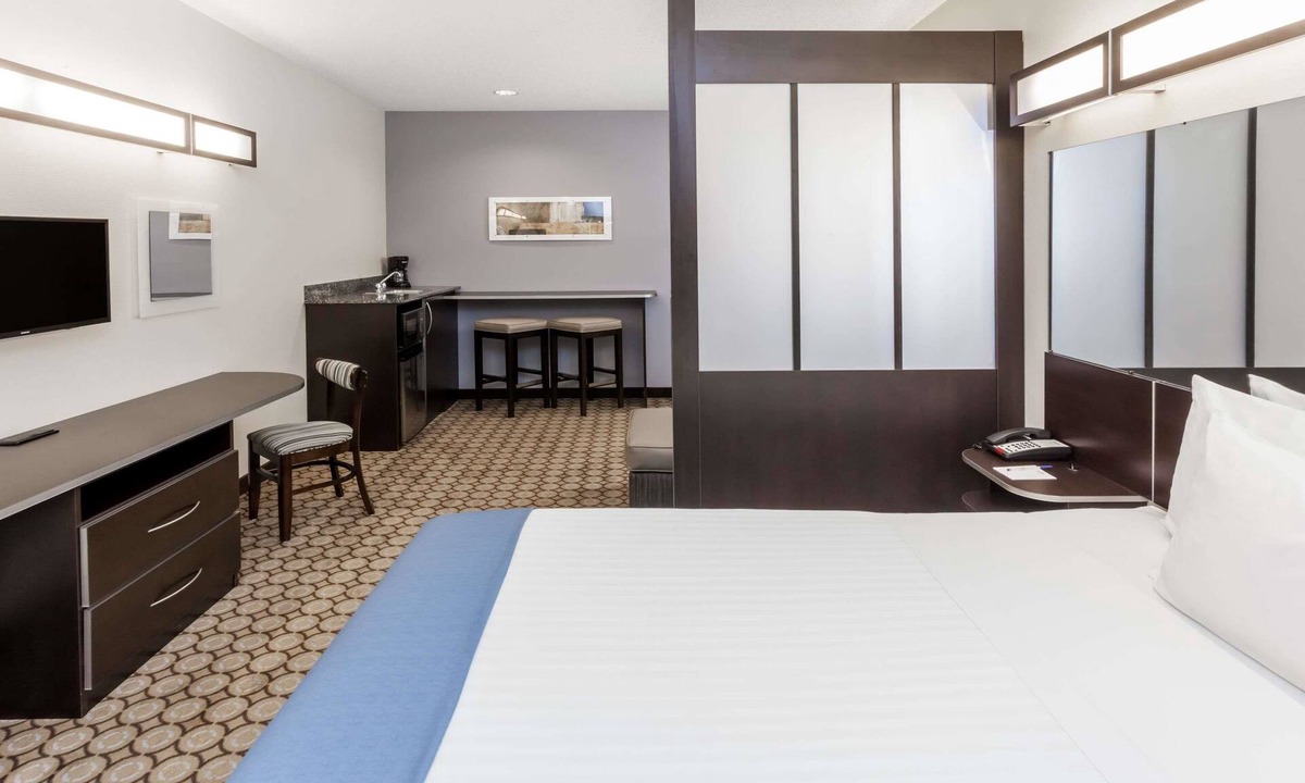 Elkhart Hotel | Microtel Inn & Suites by Wyndham Elkhart