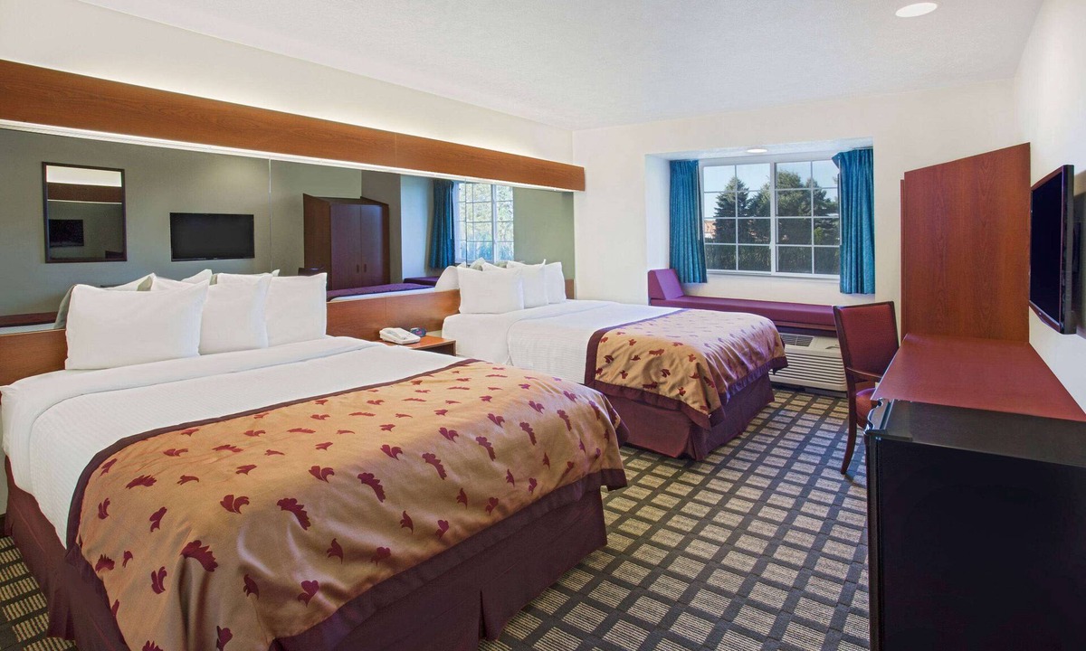 Holland Hotel | Microtel Inn & Suites by Wyndham Holland