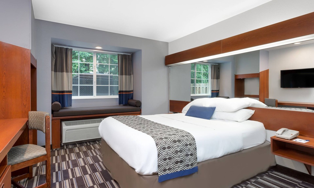 Bowdon Junction Hotel | Microtel Inn & Suites by Wyndham Bremen