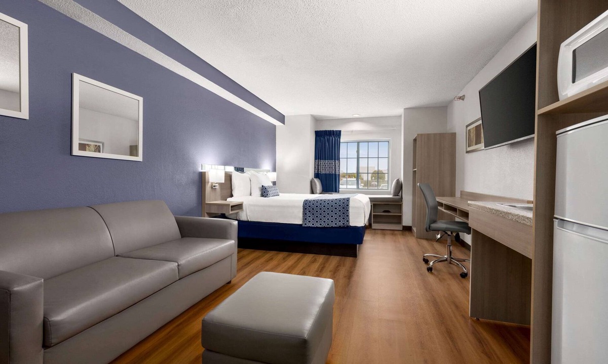 Lincoln Hotel | Microtel Inn & Suites by Wyndham Lincoln