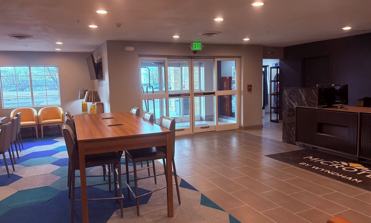 Dupont Hotel | Microtel Inn & Suites by Wyndham Denver Airport