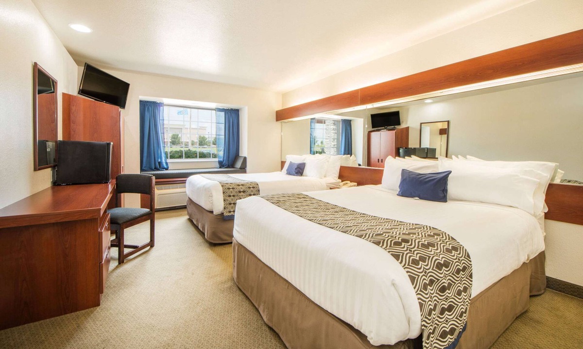 Miami Hotel | Microtel Inn & Suites by Wyndham Miami