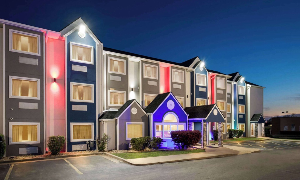 Tulsa Hotel | Microtel Inn & Suites by Wyndham Tulsa/Catoosa Route 66