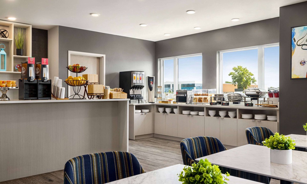 Dorval Hotel | Microtel Inn & Suites Montreal Airport - Dorval QC