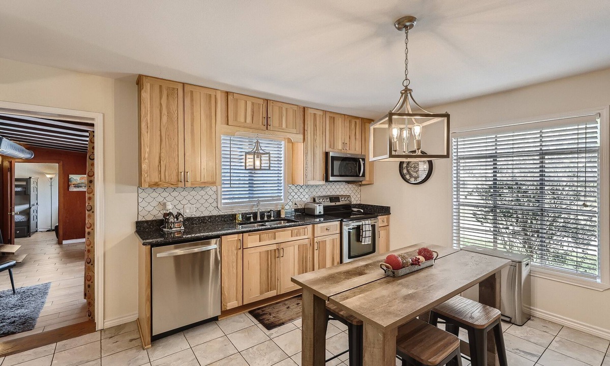 West San Antonio House | Mid Century Beauty by Medical Center