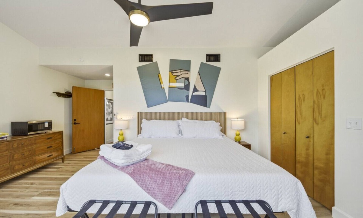 Bayshore Gardens House | Mid Century Canal View Apartment