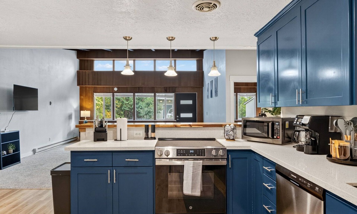 West Haven-Sylvan House | Mid-Century Escape, Near Forest Park