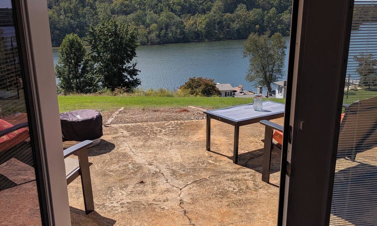 Hickory House | Mid-Century lake