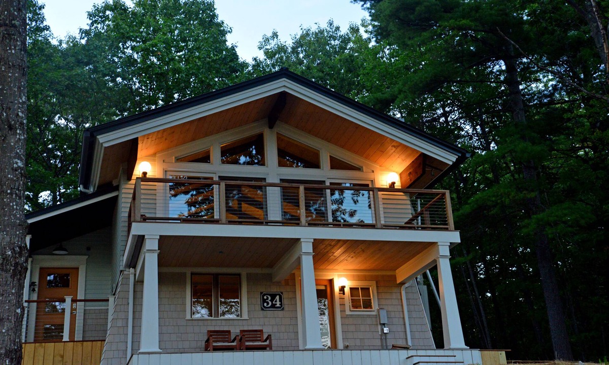 Jackson House | MID CENTURY MODERN BLACK MOUNTAIN CHALET; STUNNING VIEWS/FIRE PIT/HOT TUB