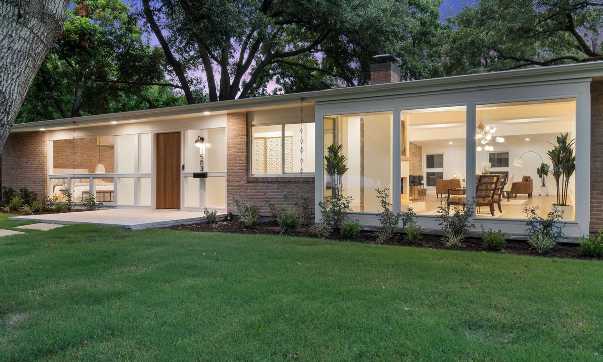 Georgetown House | Mid-Century Modern Gem in Historic Georgetown