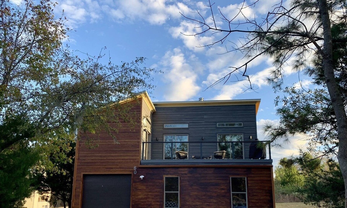 Cape Royale House | Mid-Century Modern Lake Escape
