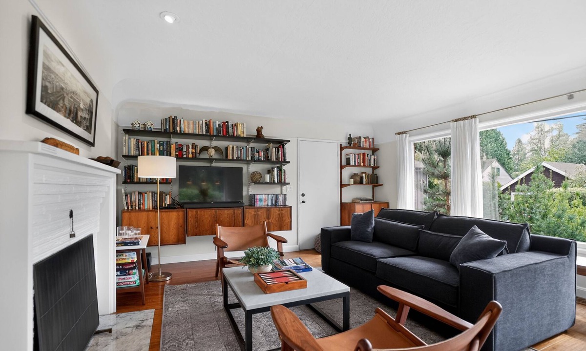 First Addition House | Mid-Century Modern Retreat in Lake Oswego