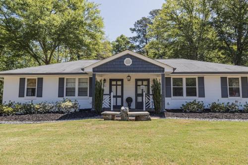 Woodstock House | Mid-Century Modern Woodstock, GA
