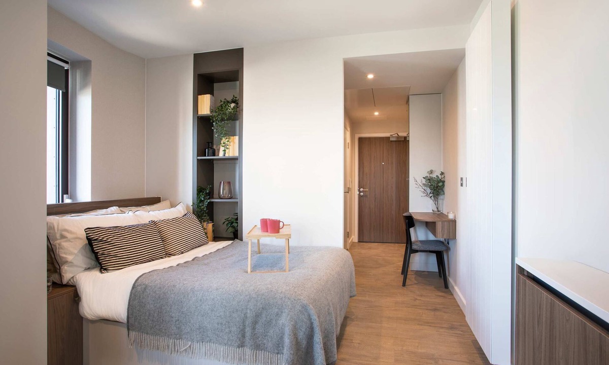 Fairfield Apartment | Mid-Century Studio | Gym & Co-working | StayCozy