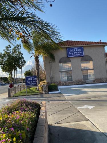 El Rancho Hotel | Mid City Inn Suites Pico Rivera , Los Angeles Area