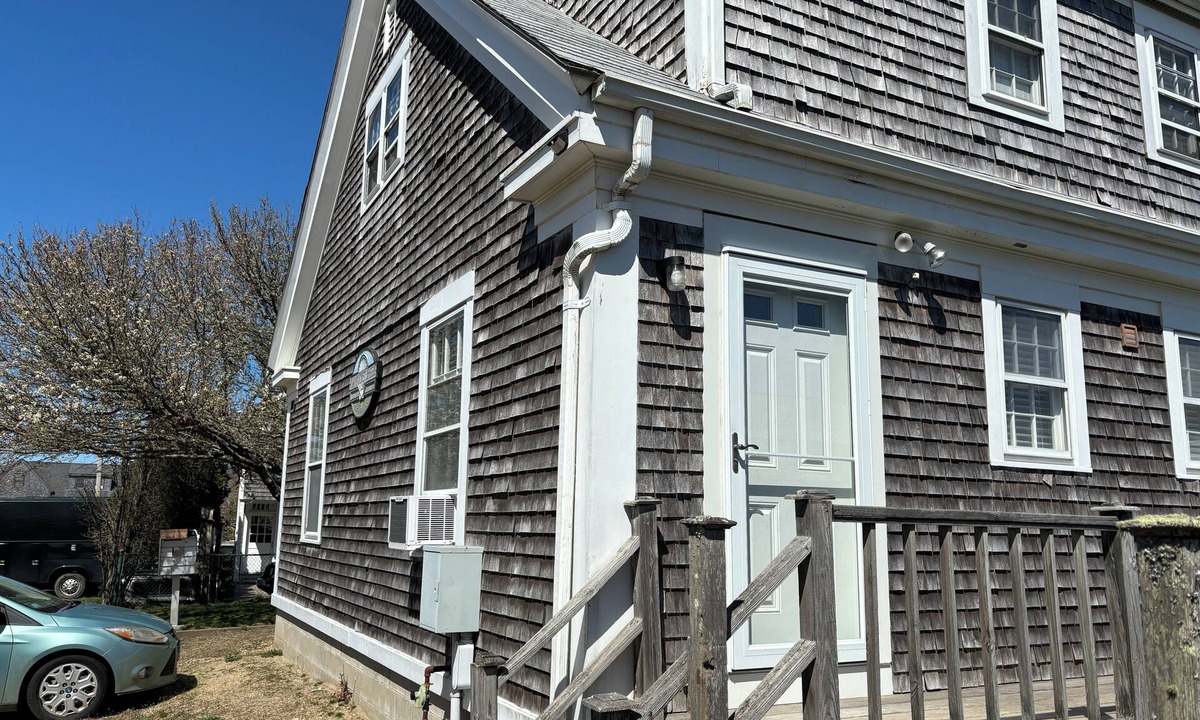 Nantucket Condo | Mid-Island 1 Bedroom Condo