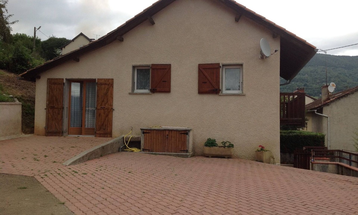 Soulan Ski Chalet | Mid-mountain chalet in a small hamlet in the Ariège region (pets welcome)