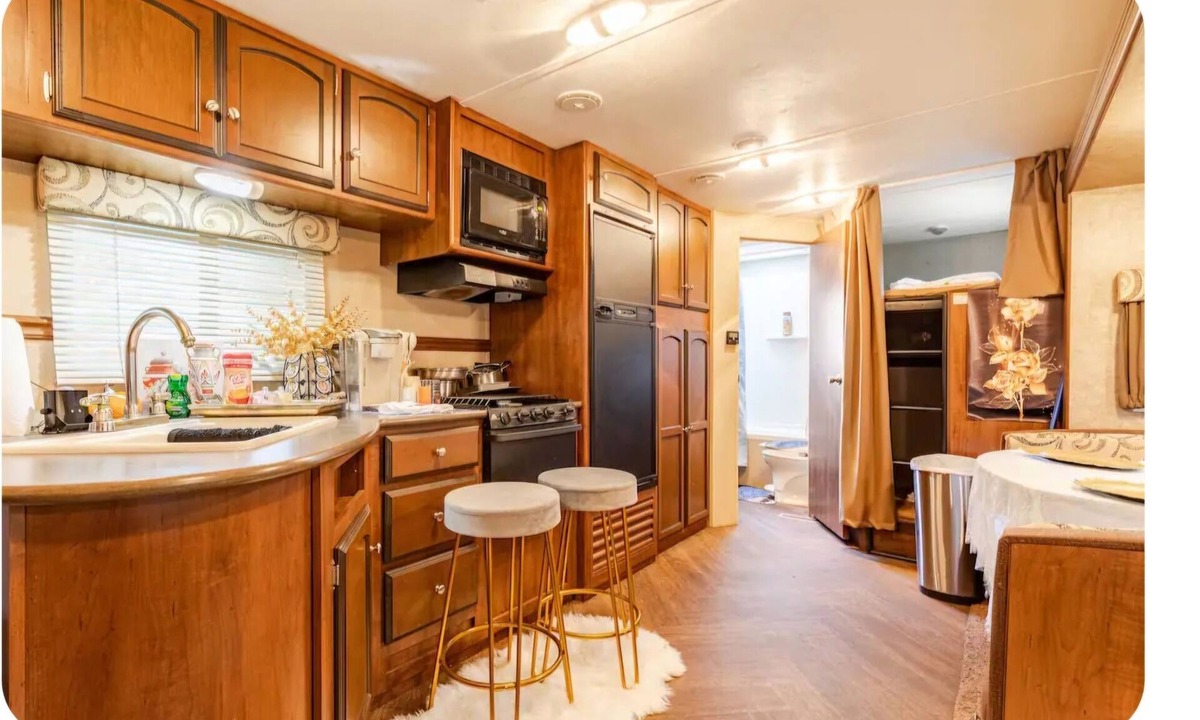 Afton Bed & Breakfast | MID SUMMER NIGHT DREAM