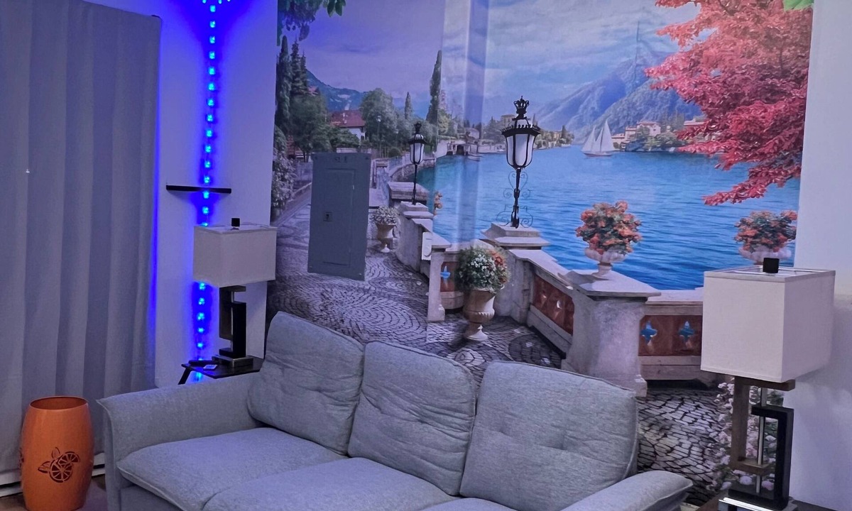 Stockade Historic District Apartment | Mid term Downtown Apartment