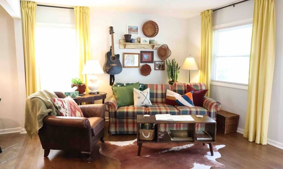 Kansas City House | Mid-Term Stay, Fun House Lodge