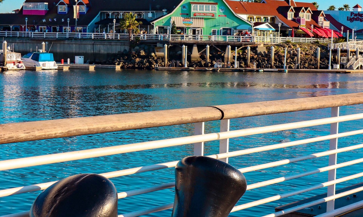 Waterfront Condo | Midcentury Furnished Condo near the Queen Mary in Downtown Long Beach