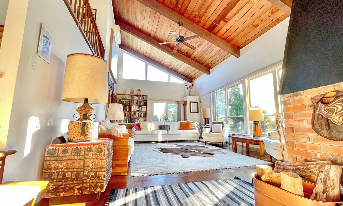 Little Compton House | Midcentury modern marvel in a gorgeous private setting