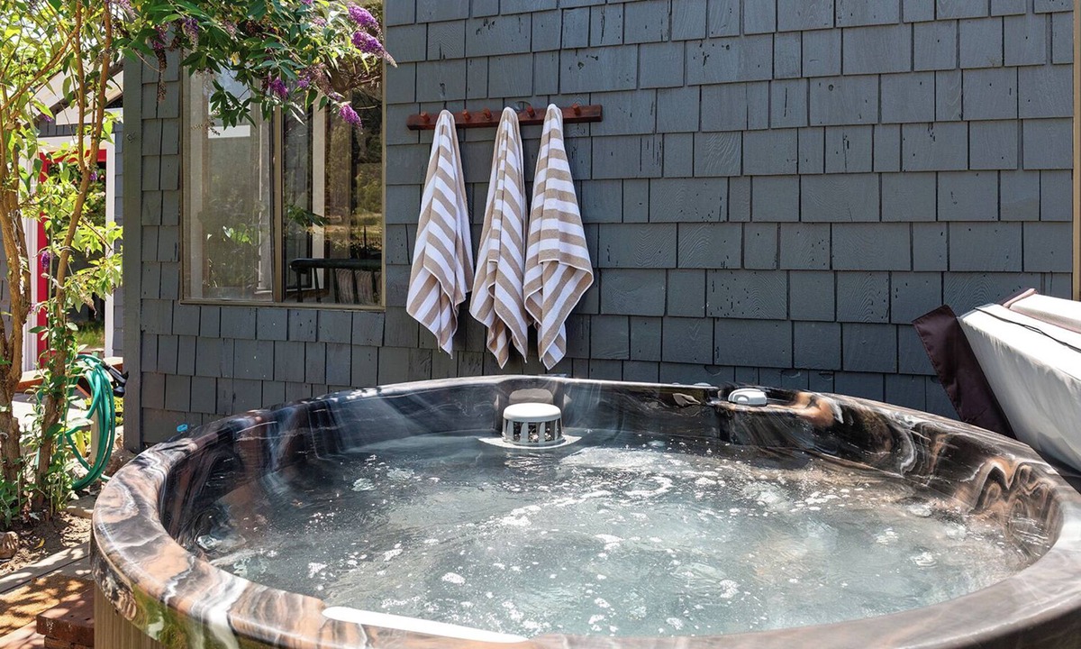 Monte Rio House | Midcentury Modern, Pet Friendly, Hot Tub!