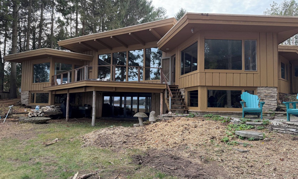 Two Rivers House | Midcentury River Retreat
