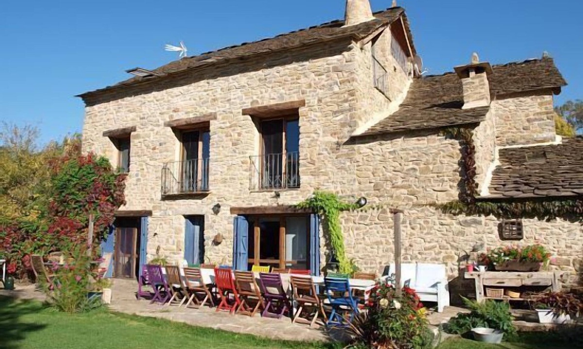 Ulle Cottage | Middle Apartment, Casapirineos