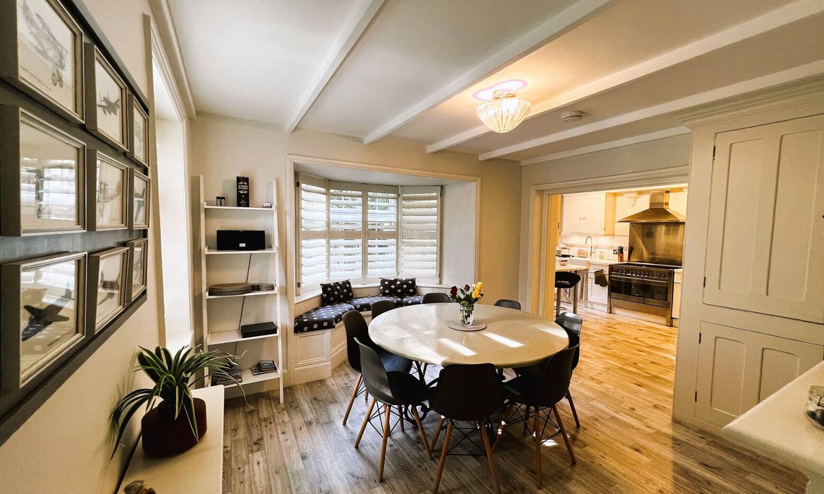 Ryde Ski Chalet | Middle Lodge