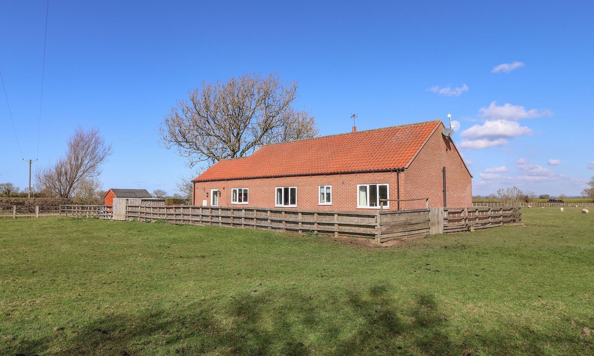 Malton Cottage | MIDDLEGATE, pet friendly, with open fire in Malton