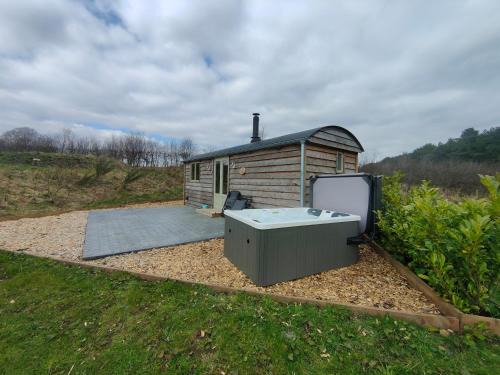 Pickering House | Middlehead Huts