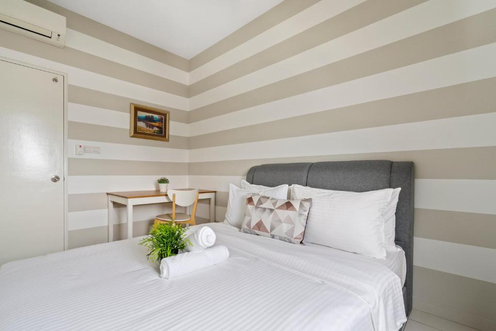 Kuala Lumpur Apartment | Midfield by Plush